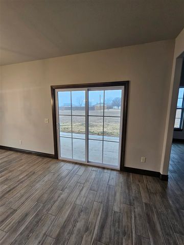 227 SW Burk Rd, Geronimo, OK 73543