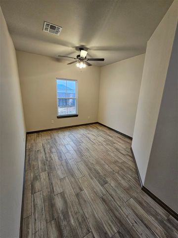227 SW Burk Rd, Geronimo, OK 73543