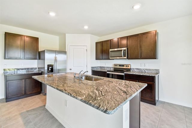 2774 COMMON FIG RUN, Wesley Chapel, FL 33543