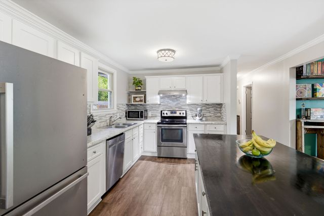 3213 Sennadale Ln, Nashville, TN 37207