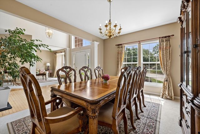 8 Orchid Court, Streamwood, IL 60107