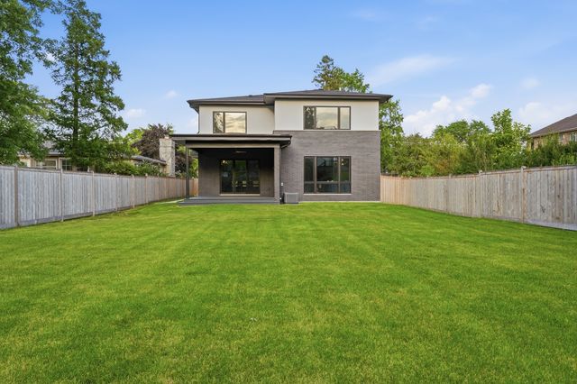 9214 N Washington Street, Niles, IL 60714