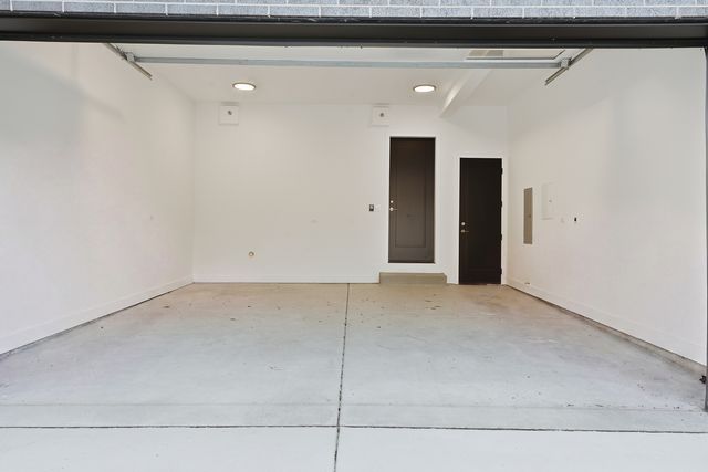 9214 N Washington Street, Niles, IL 60714