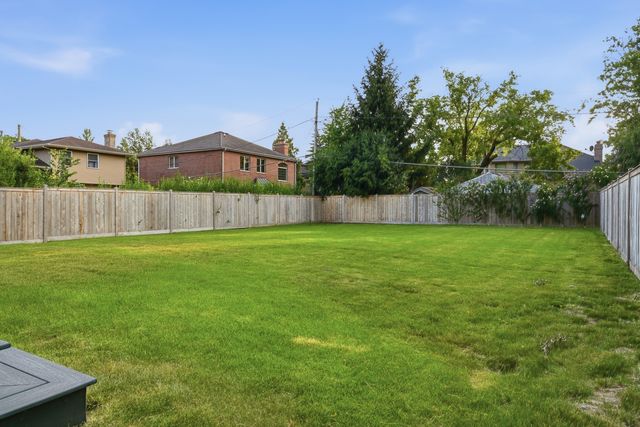 9214 N Washington Street, Niles, IL 60714