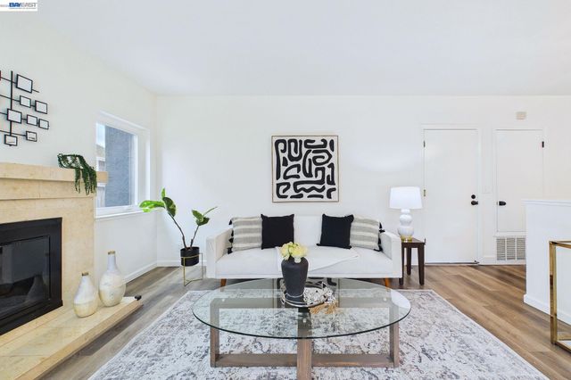 9953 Mangos Dr, San Ramon, CA 94583