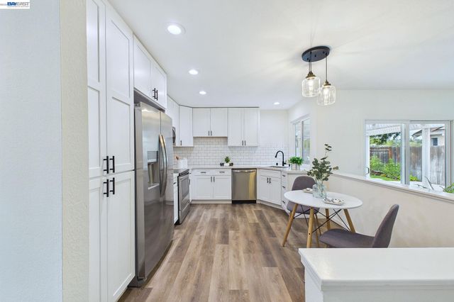 9953 Mangos Dr, San Ramon, CA 94583