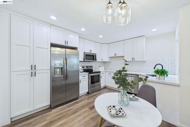 9953 Mangos Dr, San Ramon, CA 94583