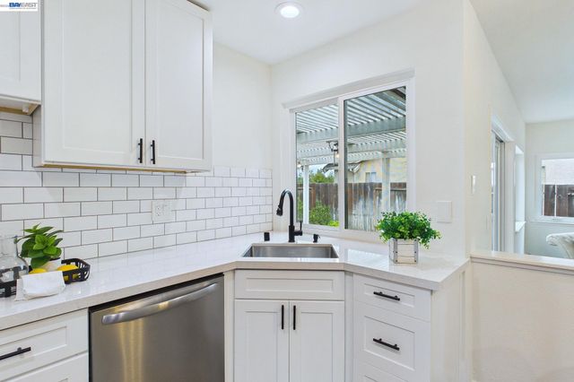 9953 Mangos Dr, San Ramon, CA 94583