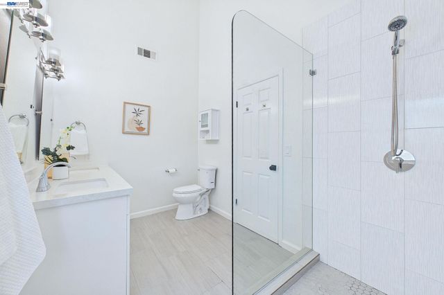 9953 Mangos Dr, San Ramon, CA 94583