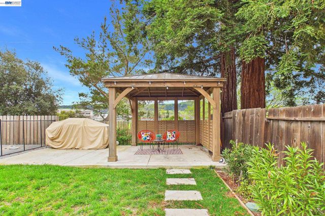 9953 Mangos Dr, San Ramon, CA 94583