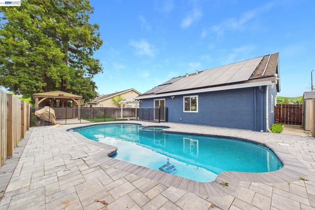 9953 Mangos Dr, San Ramon, CA 94583