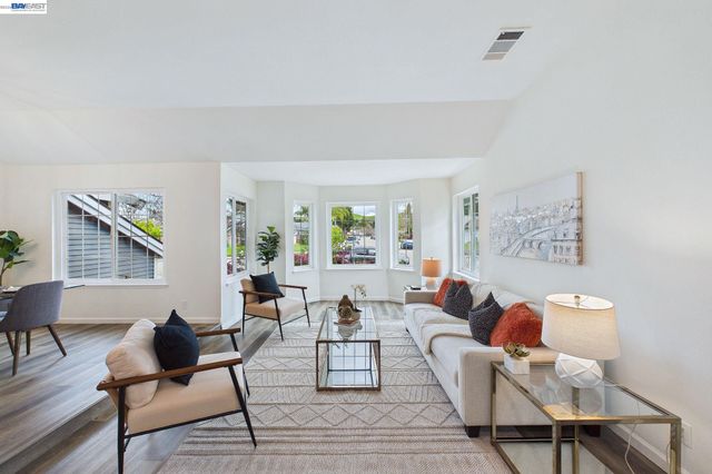 9953 Mangos Dr, San Ramon, CA 94583