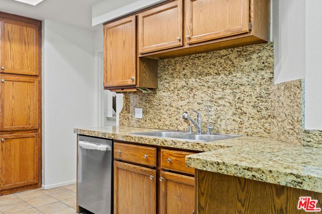 5420 Sylmar Avenue 222, Van Nuys (los Angeles), CA 91401