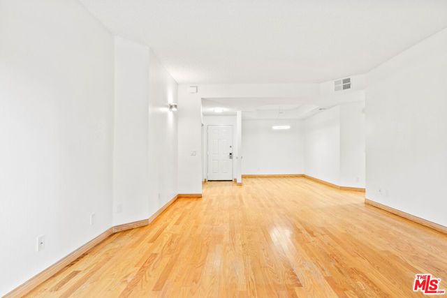5420 Sylmar Avenue 222, Van Nuys (los Angeles), CA 91401