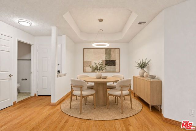 5420 Sylmar Avenue 222, Van Nuys (los Angeles), CA 91401