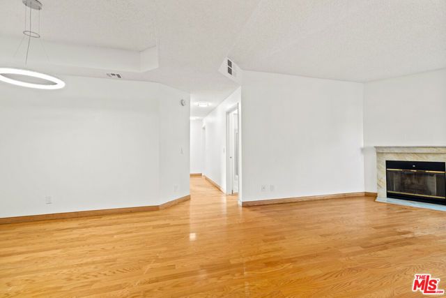 5420 Sylmar Avenue 222, Van Nuys (los Angeles), CA 91401