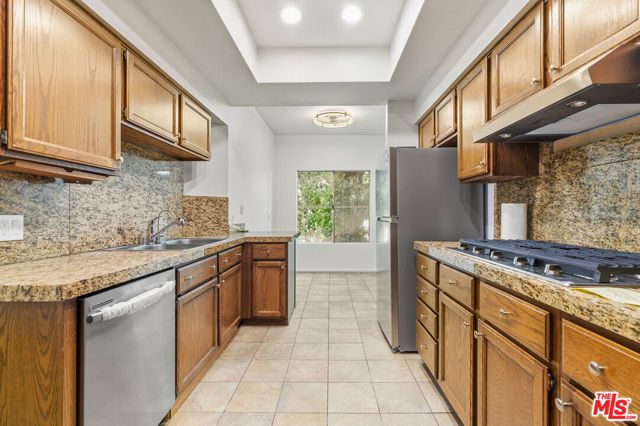 5420 Sylmar Avenue 222, Van Nuys (los Angeles), CA 91401