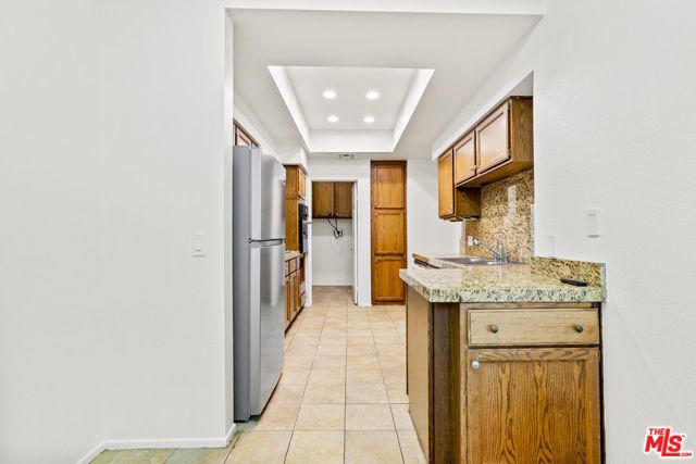 5420 Sylmar Avenue 222, Van Nuys (los Angeles), CA 91401