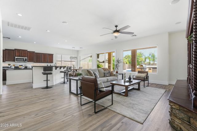 7037 S TROPHY Lane, Gilbert, AZ 85298