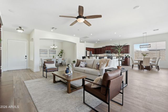 7037 S TROPHY Lane, Gilbert, AZ 85298