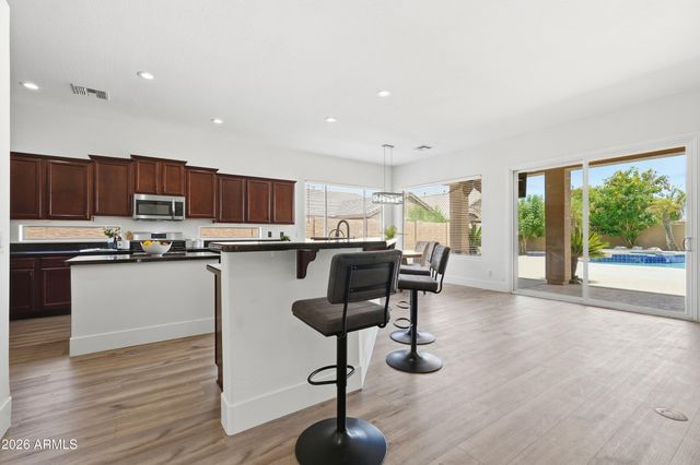 7037 S TROPHY Lane, Gilbert, AZ 85298