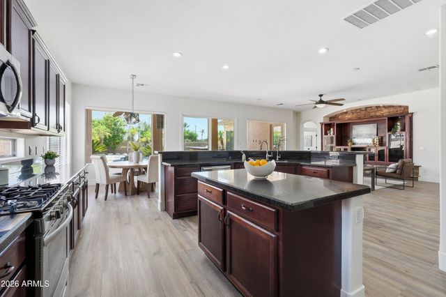 7037 S TROPHY Lane, Gilbert, AZ 85298