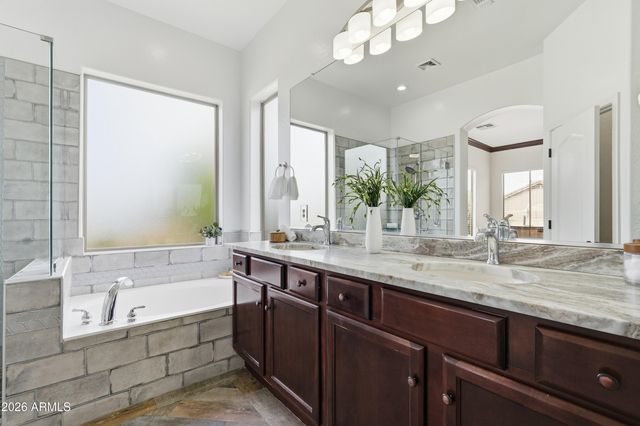 7037 S TROPHY Lane, Gilbert, AZ 85298