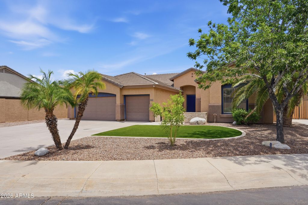 7037 S TROPHY Lane, Gilbert, AZ 85298