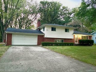 1249 Woodlow Street, Waterford, MI 48328
