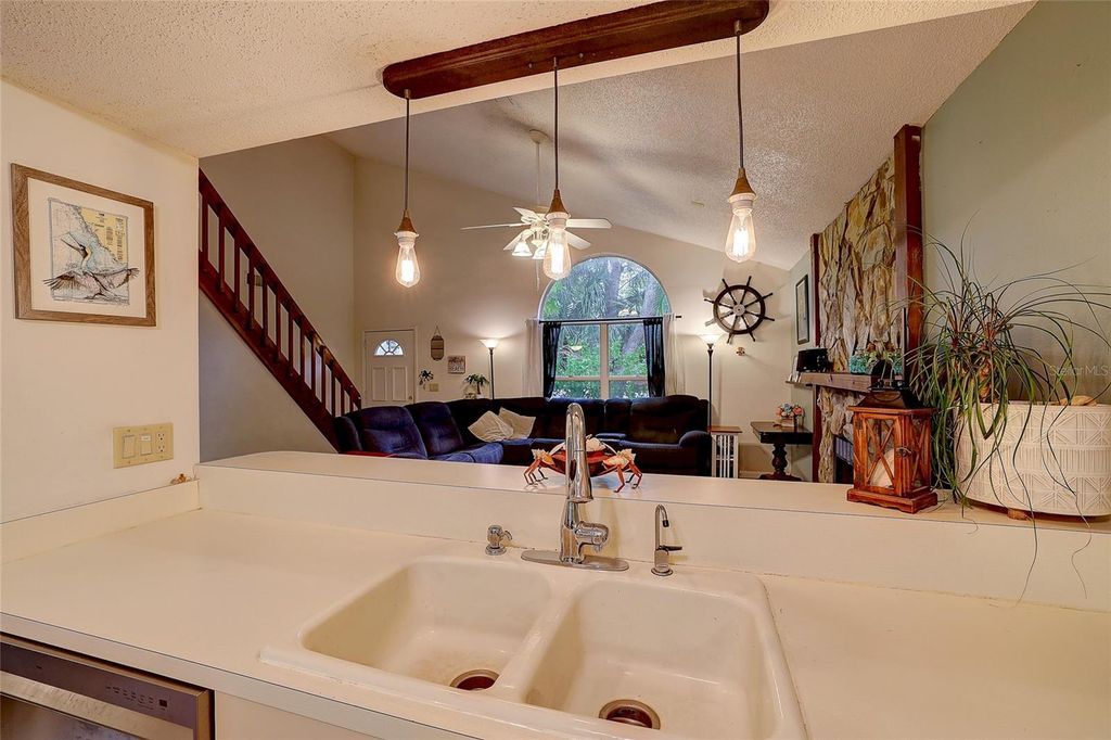 Image 11 of property listing at 4505 33RD AVENUE W, Bradenton, FL 34209