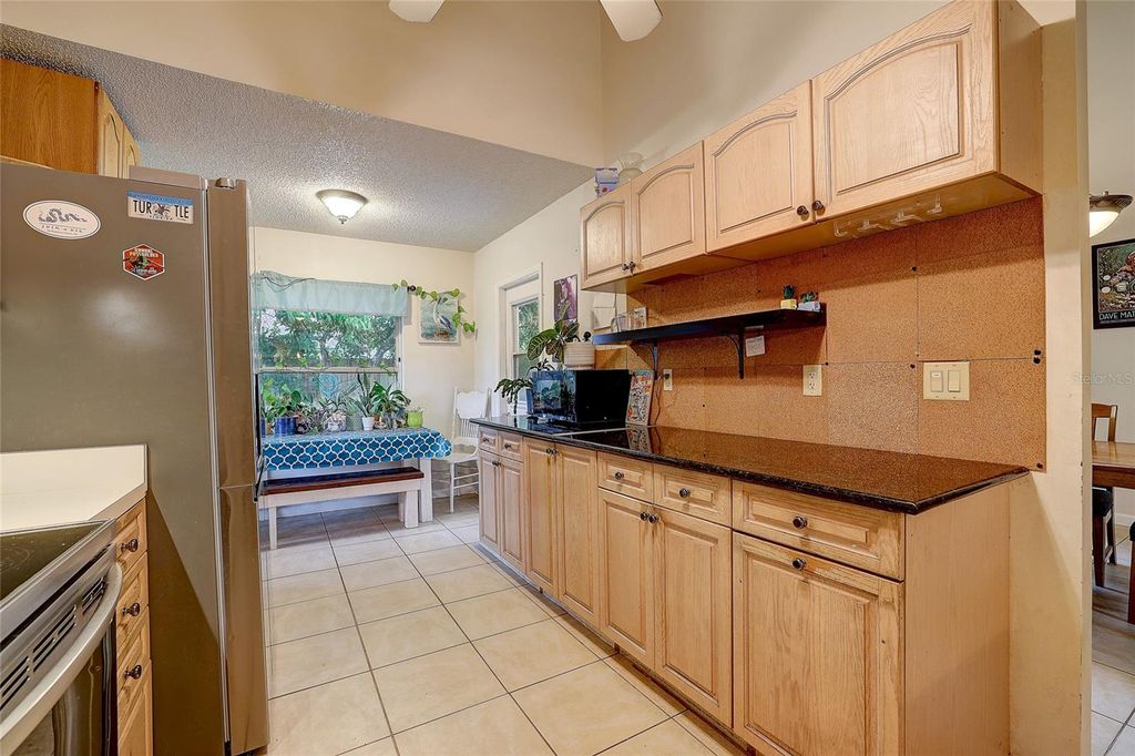 Image 12 of property listing at 4505 33RD AVENUE W, Bradenton, FL 34209