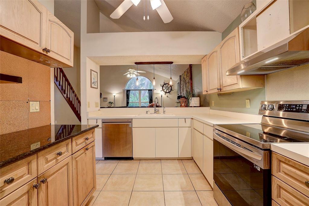 Image 13 of property listing at 4505 33RD AVENUE W, Bradenton, FL 34209