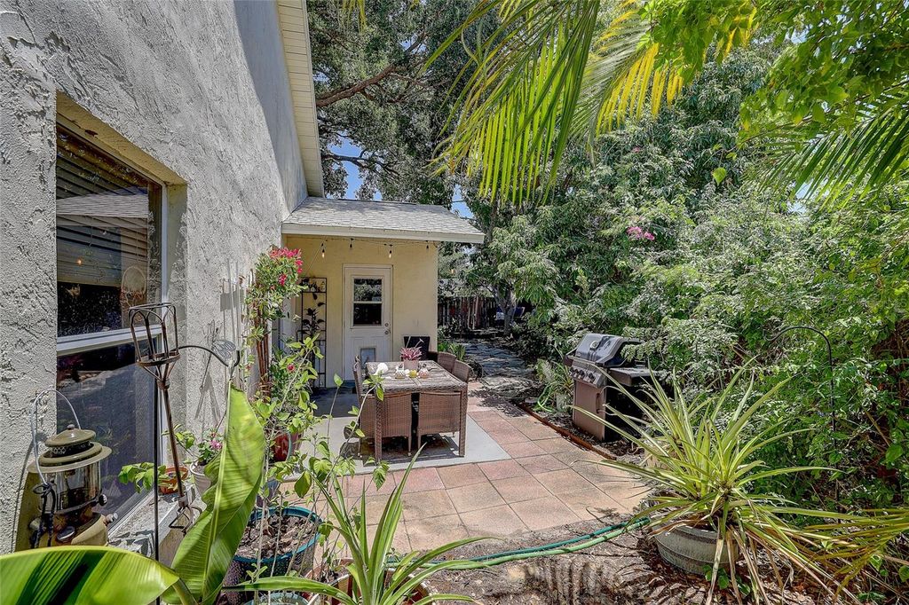 Image 32 of property listing at 4505 33RD AVENUE W, Bradenton, FL 34209