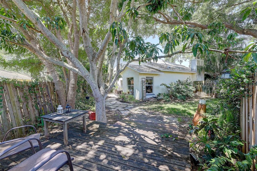 Image 34 of property listing at 4505 33RD AVENUE W, Bradenton, FL 34209