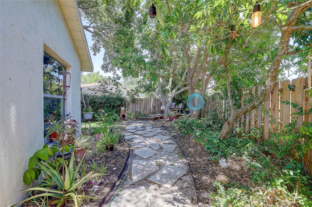 Image 35 of property listing at 4505 33RD AVENUE W, Bradenton, FL 34209