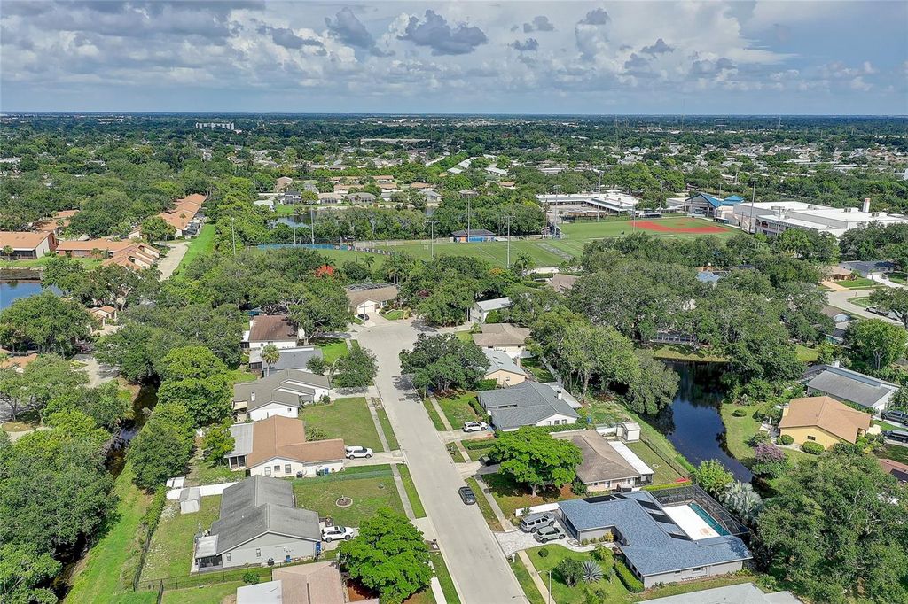 Image 48 of property listing at 4505 33RD AVENUE W, Bradenton, FL 34209