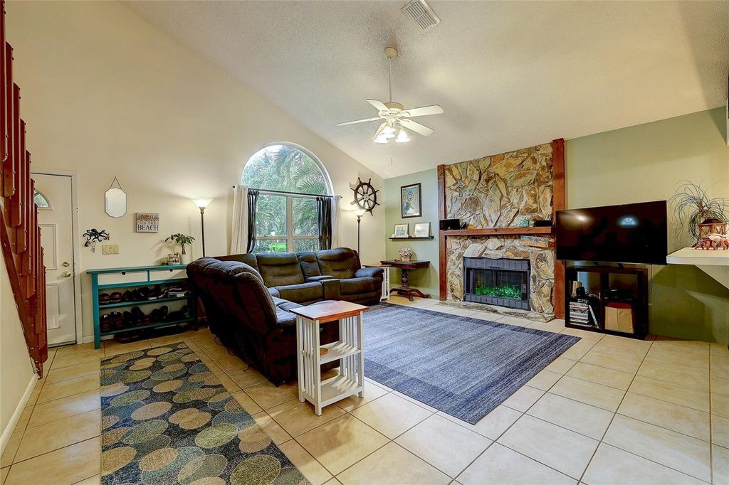 Image 6 of property listing at 4505 33RD AVENUE W, Bradenton, FL 34209