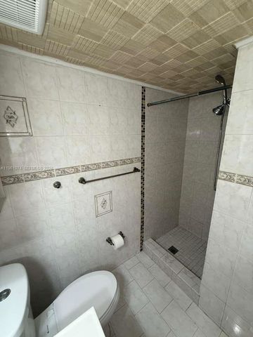 4855 NW 7th St 409-6, Miami, FL 33126