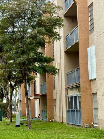 4855 NW 7th St 409-6, Miami, FL 33126