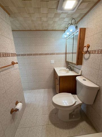 4855 NW 7th St 409-6, Miami, FL 33126