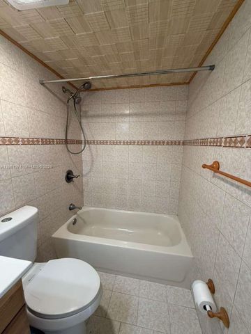 4855 NW 7th St 409-6, Miami, FL 33126