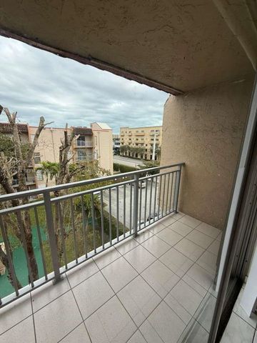 4855 NW 7th St 409-6, Miami, FL 33126