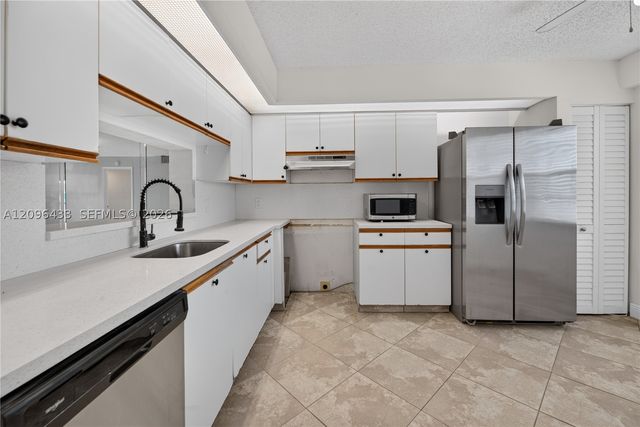 1401 SW 128th Ter 405H, Pembroke Pines, FL 33027