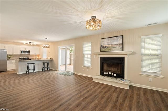 134 Castilian DR, Virginia Beach, VA 23462