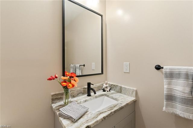 134 Castilian DR, Virginia Beach, VA 23462