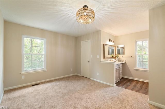 134 Castilian DR, Virginia Beach, VA 23462