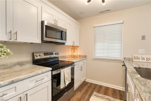 134 Castilian DR, Virginia Beach, VA 23462