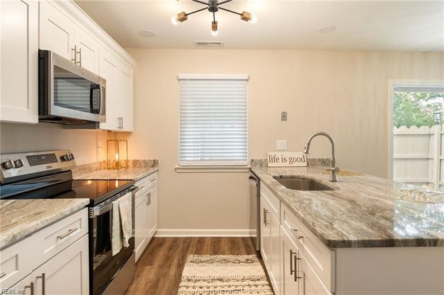 134 Castilian DR, Virginia Beach, VA 23462