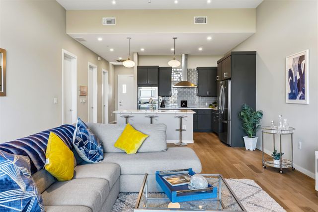 5921 Hi Line RD 2304, Austin, TX 78734