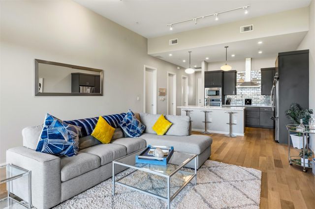 5921 Hi Line RD 2304, Austin, TX 78734